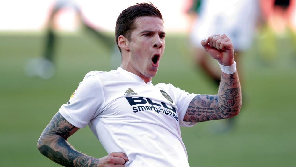 Santi Mina celebra su gol contra el Alavés