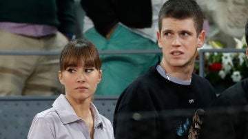 Aitana Ocaña y Miguel Bernardeau en el Mutua Madrid Open durante el partido de Rafa Nadal