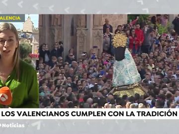 Los valencianos piden salud y trabajo a la Virgen de los Desamparados, su patrona