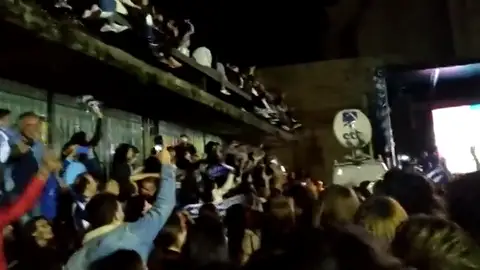 La celebración de la afición de la Real Sociedad de su primera Copa de la Reina La celebración de la afición de la Real Sociedad de su primera Copa de la Reina