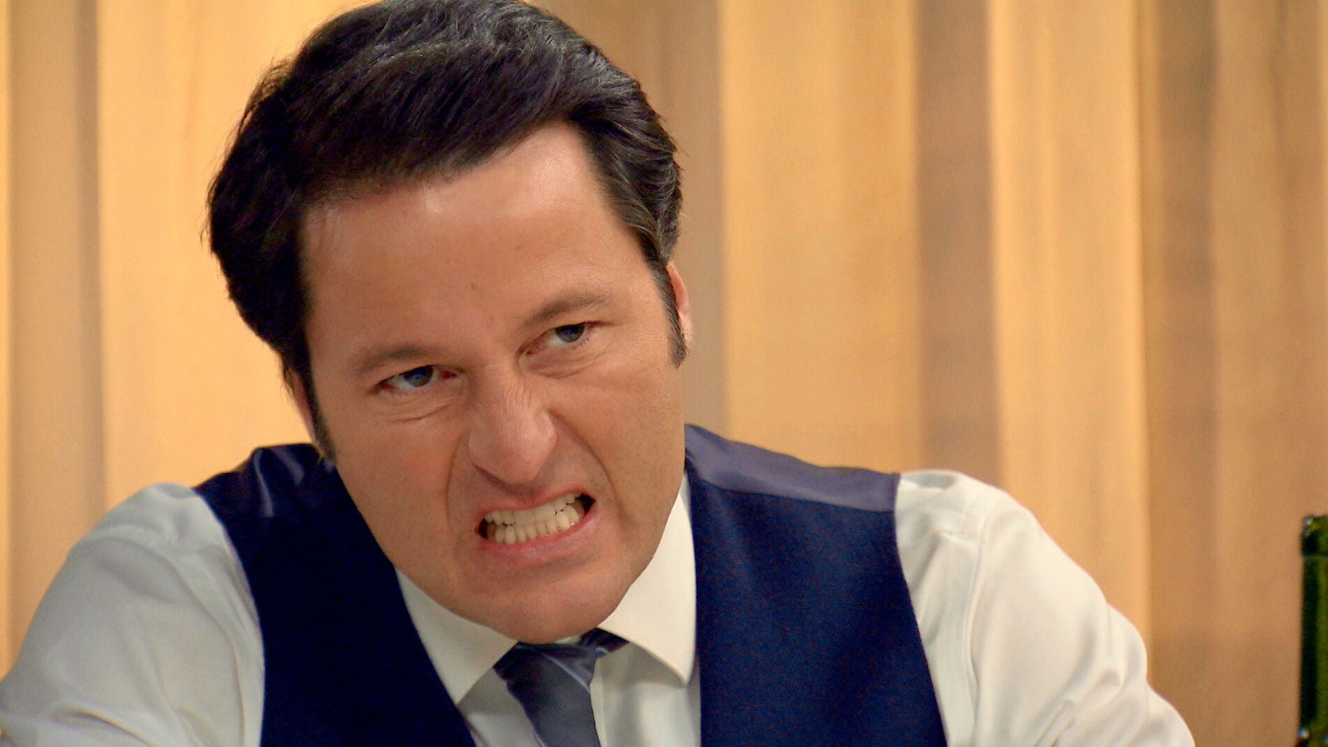 Ascensi&oacute;n presiona a Gabriel hasta hacerle confesar estar detr&aacute;s del asalto al hotel