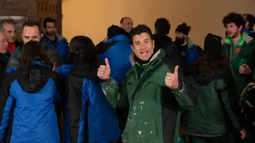 El equipo verde festeja el triunfo ante la soberbia del equipo azul 