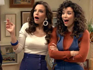 Luisita celebra su éxito mientras que Amelia se hunde por las críticas Luisita celebra su éxito mientras que Amelia se hunde por las críticas