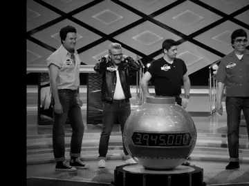 ‘Los Lobos’ se caracterizan de rockers en ‘¡Boom!’ ‘Los Lobos’ se caracterizan de rockers en ‘¡Boom!’