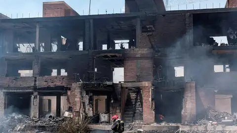 Así ha quedado el edificio okupado tras un incendio Así ha quedado el edificio okupado tras un incendio