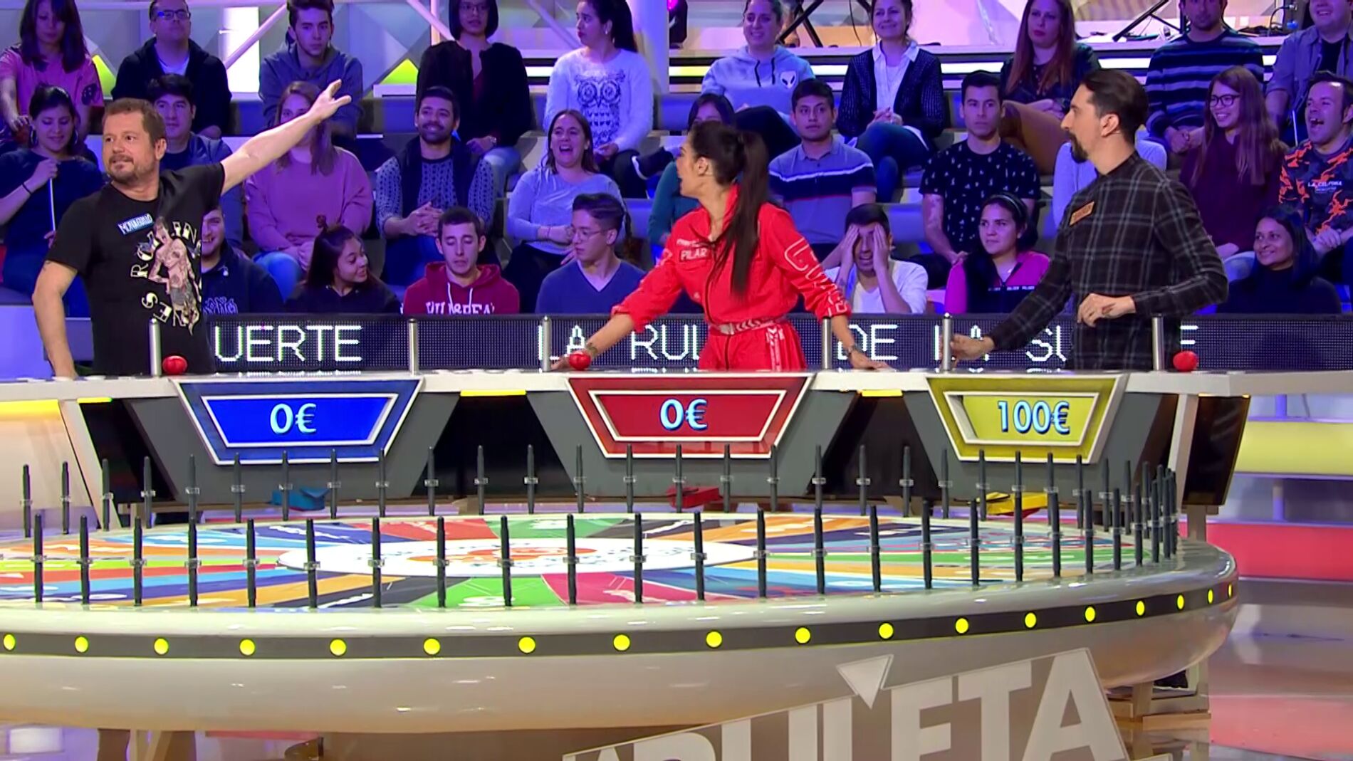 El Monaguillo, un aut&eacute;ntico fan de la banda de 'La ruleta de la suerte' 