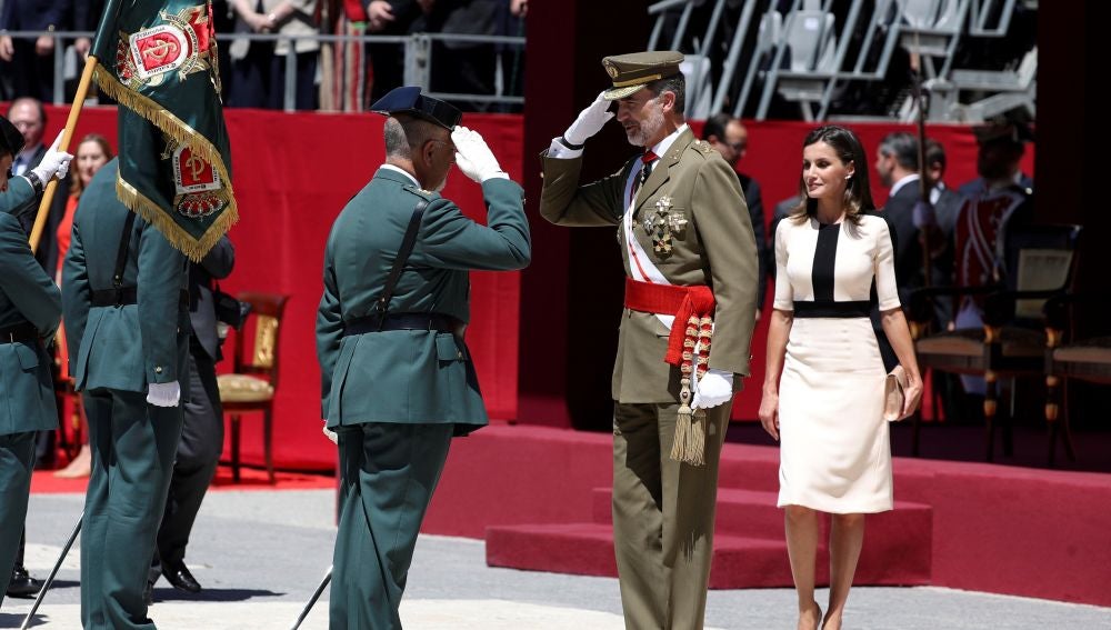 Los Reyes presiden el acto conmemorativo del 175 aniversario de la fundación de la Guardia Civil