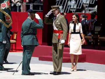 Los Reyes presiden el acto conmemorativo del 175 aniversario de la fundación de la Guardia Civil