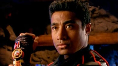 Hallan muerto a los 38 años a Pua Magasiva, el actor que interpretó al Power Ranger rojo