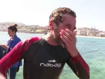 Nadar, bailar, pintarse de amarillo... todo para conseguir votos Nadar, bailar, pintarse de amarillo... todo para conseguir votos