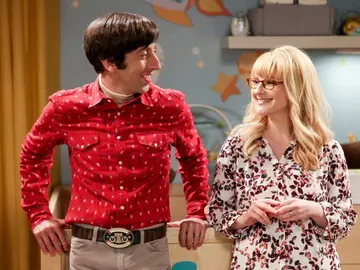 Howard y Bernadette en 'The Big Bang Theory' Howard y Bernadette en 'The Big Bang Theory'