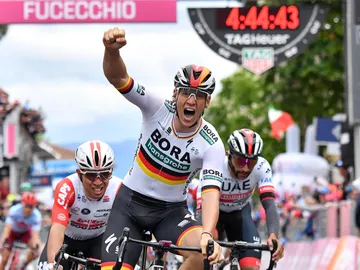 Pascal Ackermann celebra una victoria Pascal Ackermann celebra una victoria