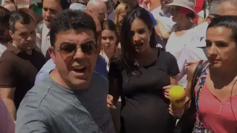 Escrache a Begoña Villacís Escrache a Begoña Villacís