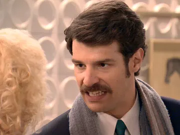 Carlos se enfrenta a Ascensión, decidido a contarle a Mónica toda la verdad Carlos se enfrenta a Ascensión, decidido a contarle a Mónica toda la verdad