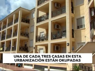 Una de cada tres casas están okupadas en esta urbanización residencial de Denia (Alicante)