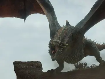 Daenerys Targaryen y su dragón Drogon en 'Juego de Tronos' Daenerys Targaryen y su dragón Drogon en 'Juego de Tronos'