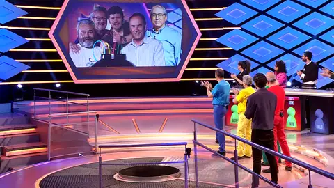 Emotivo homenaje de '¡Boom!' a 'Los Lobos' por su segundo aniversario y largo aplauso en recuerdo a José Pinto Emotivo homenaje de '¡Boom!' a 'Los Lobos' por su segundo aniversario y largo aplauso en recuerdo a José Pinto