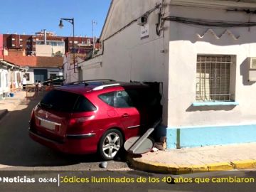 NUEVA COCHE EMPOTRADO