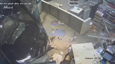 Una cámara de seguridad graba la brutal paliza de un hombre a una embarazada en Australia Una cámara de seguridad graba la brutal paliza de un hombre a una embarazada en Australia