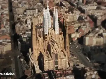 La Sagrada Familia de Barcelona La Sagrada Familia de Barcelona
