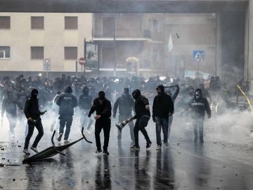 Ultras del Lazio antes de la final de la Copa italiana