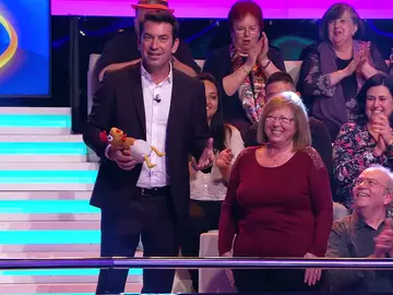 El reivindicativo y divertido alegato de Arturo Valls por el Día Mundial del Reciclaje El reivindicativo y divertido alegato de Arturo Valls por el Día Mundial del Reciclaje