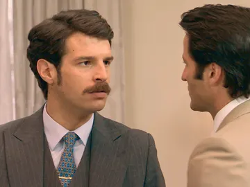 Carlos enfurece al ver a Gabriel fuera del psiquiátrico Carlos enfurece al ver a Gabriel fuera del psiquiátrico