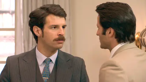 Carlos enfurece al ver a Gabriel fuera del psiquiátrico Carlos enfurece al ver a Gabriel fuera del psiquiátrico