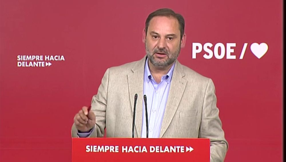 Gobierno y PSOE insisten: que PP y Cs se abstengan para que el gobierno no dependa de los independentistas