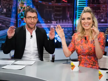 Kira Miró le enseña a Pablo Motos cómo es el "cántico canario Pío-pío" Kira Miró le enseña a Pablo Motos cómo es el "cántico canario Pío-pío"