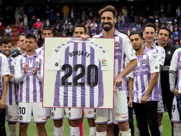 Borja Fernández, tras su último partido con el Valladolid Borja Fernández, tras su último partido con el Valladolid