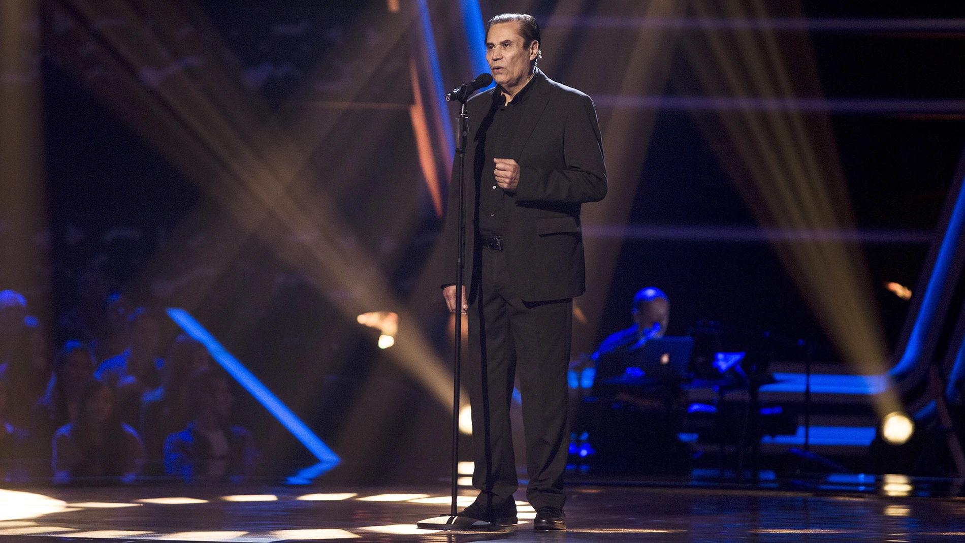 Ricardo Rubén Araya canta 'Caruso' en las Audiciones a ciegas de 'La Voz Senior'
