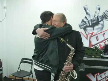 Las lágrimas de José María Sepúlveda, vocal coach de 'La Voz Senior', escuchando a Juan Mena Las lágrimas de José María Sepúlveda, vocal coach de 'La Voz Senior', escuchando a Juan Mena