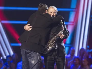 Antonio Orozco se lleva por sorpresa a Juan Mena: “Se lo he quitado” Antonio Orozco se lleva por sorpresa a Juan Mena: “Se lo he quitado”