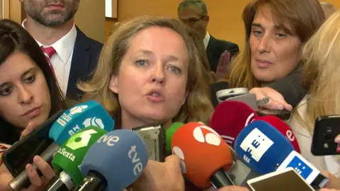 Calviño al Banco de España: "no se puede ahorrar si no se llega a fin de mes" Calviño al Banco de España: "no se puede ahorrar si no se llega a fin de mes"