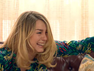 Luisita se enfrenta a Tomás por retener a Amelia en contra de su voluntad Luisita se enfrenta a Tomás por retener a Amelia en contra de su voluntad