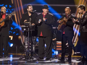 David Bisbal, Pablo López y Antonio Orozco interpretan con los D’Orlando una versión de ‘Lágrimas negras’ en las Audiciones a ciegas de ‘La Voz Senior’ David Bisbal, Pablo López y Antonio Orozco interpretan con los D’Orlando una versión de ‘Lágrimas negras’ en las Audiciones a ciegas de ‘La Voz Senior’