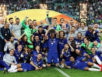 Los futbolistas del Chelsea levantan la Europa League Los futbolistas del Chelsea levantan la Europa League