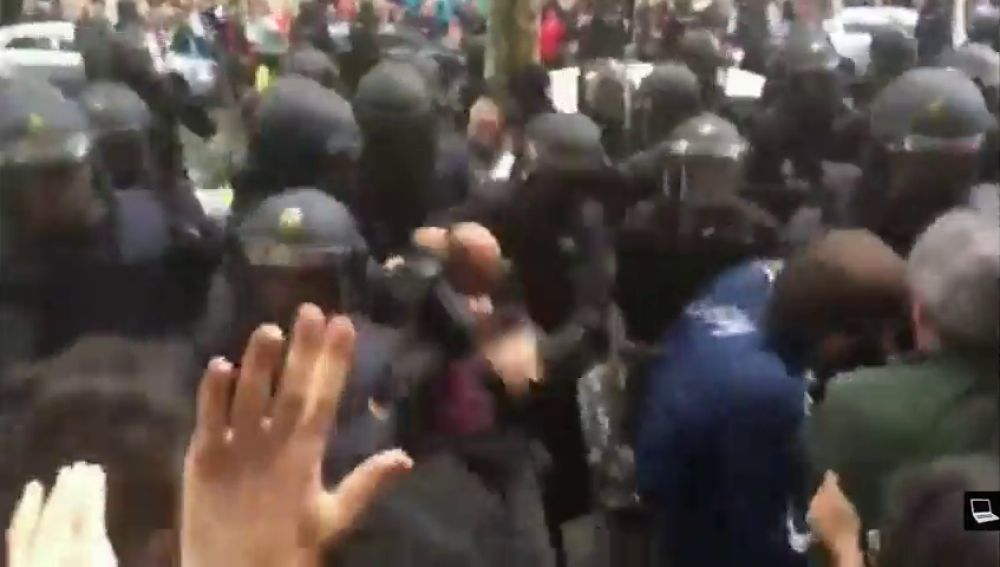 Proyectan ante el Supremo nuevos vídeos para demostrar que si hubo violencia contra los manifestantes durante el 1-O