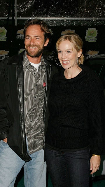 Luke Perry y Jennie Garth