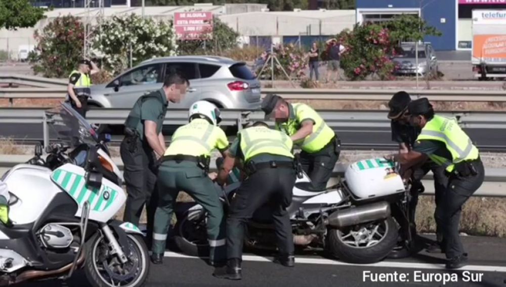 Un guardia civil muere arrollado por un un vehículo de matrícula francesa en Cádiz que se ha dado a la fuga