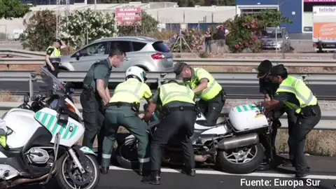 Un guardia civil muere arrollado por un un vehículo de matrícula francesa en Cádiz que se ha dado a la fuga Un guardia civil muere arrollado por un un vehículo de matrícula francesa en Cádiz que se ha dado a la fuga