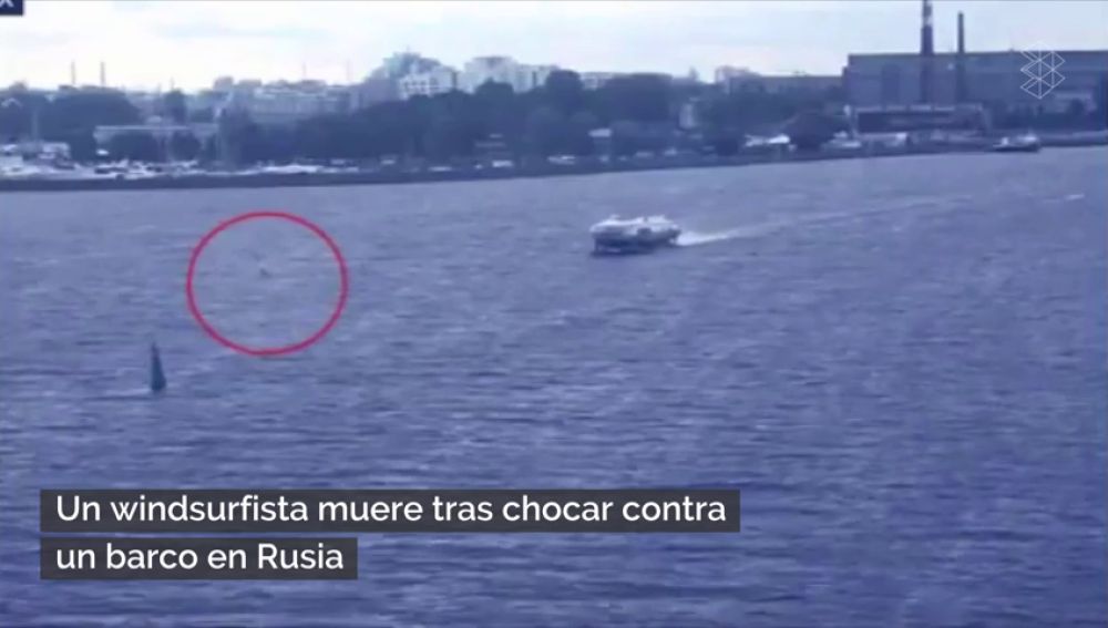 Duras imágenes: muere un windsurfista tras chocar contra un barco en San Petersburgo