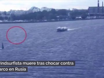 Duras im&aacute;genes: muere un windsurfista tras chocar contra un barco en San Petersburgo
