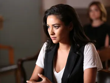 Shay Mitchell en 'Pretty Little Liars' Shay Mitchell en 'Pretty Little Liars'