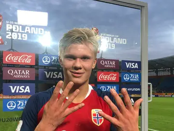 Haaland hace el gesto de '9' por los nueve goles que ha marcado contra Honduras Haaland hace el gesto de '9' por los nueve goles que ha marcado contra Honduras