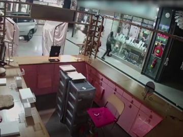 Detenida una peligrosa banda de ladrones que reventaban a mazazos los escaparates