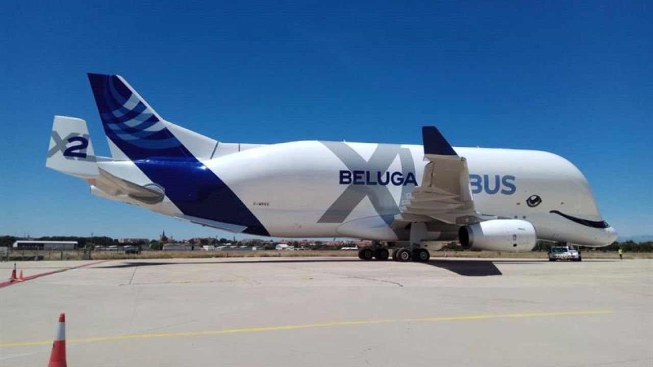 El Belugaxl De Airbus Uno De Los Aviones Más Grandes Del Mundo Aterriza Por Primera Vez En Getafe