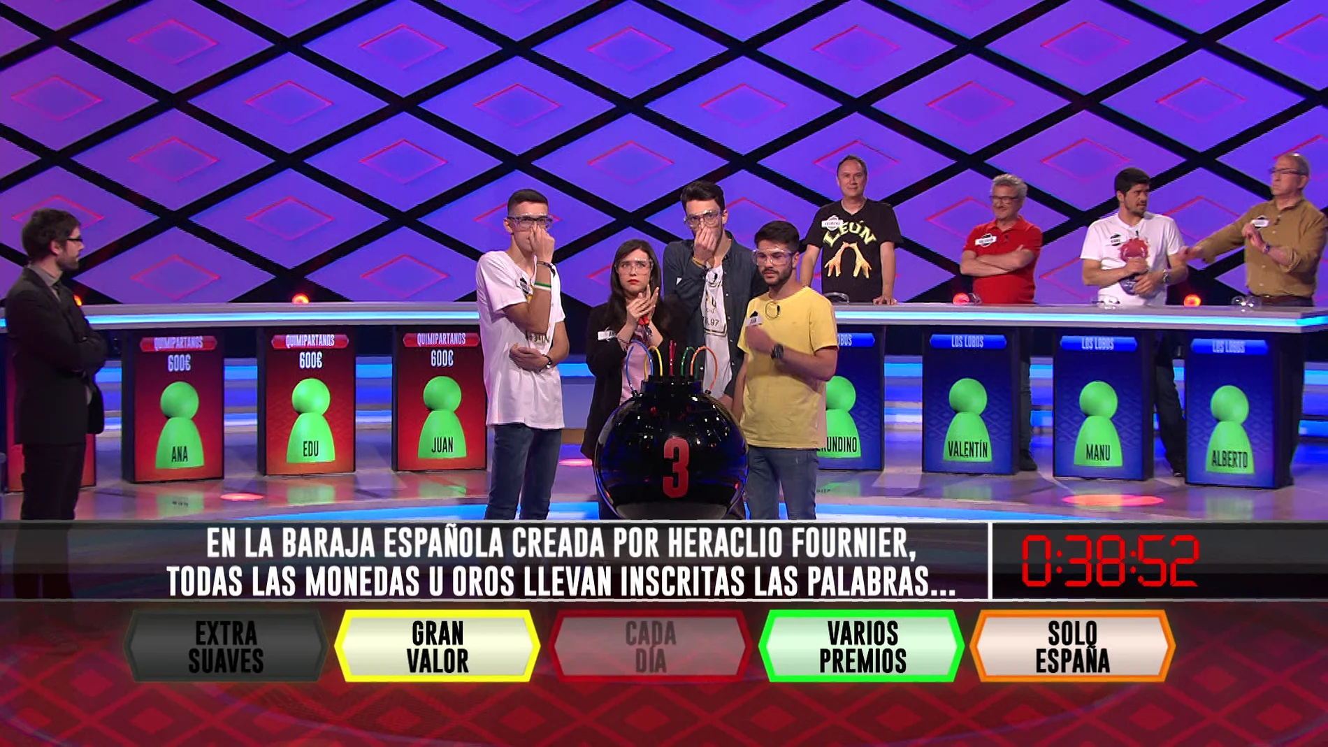 Las dudas se apoderan de los 'Quimipartanos' en una complicada pregunta sobre la baraja española en '¡Boom!'