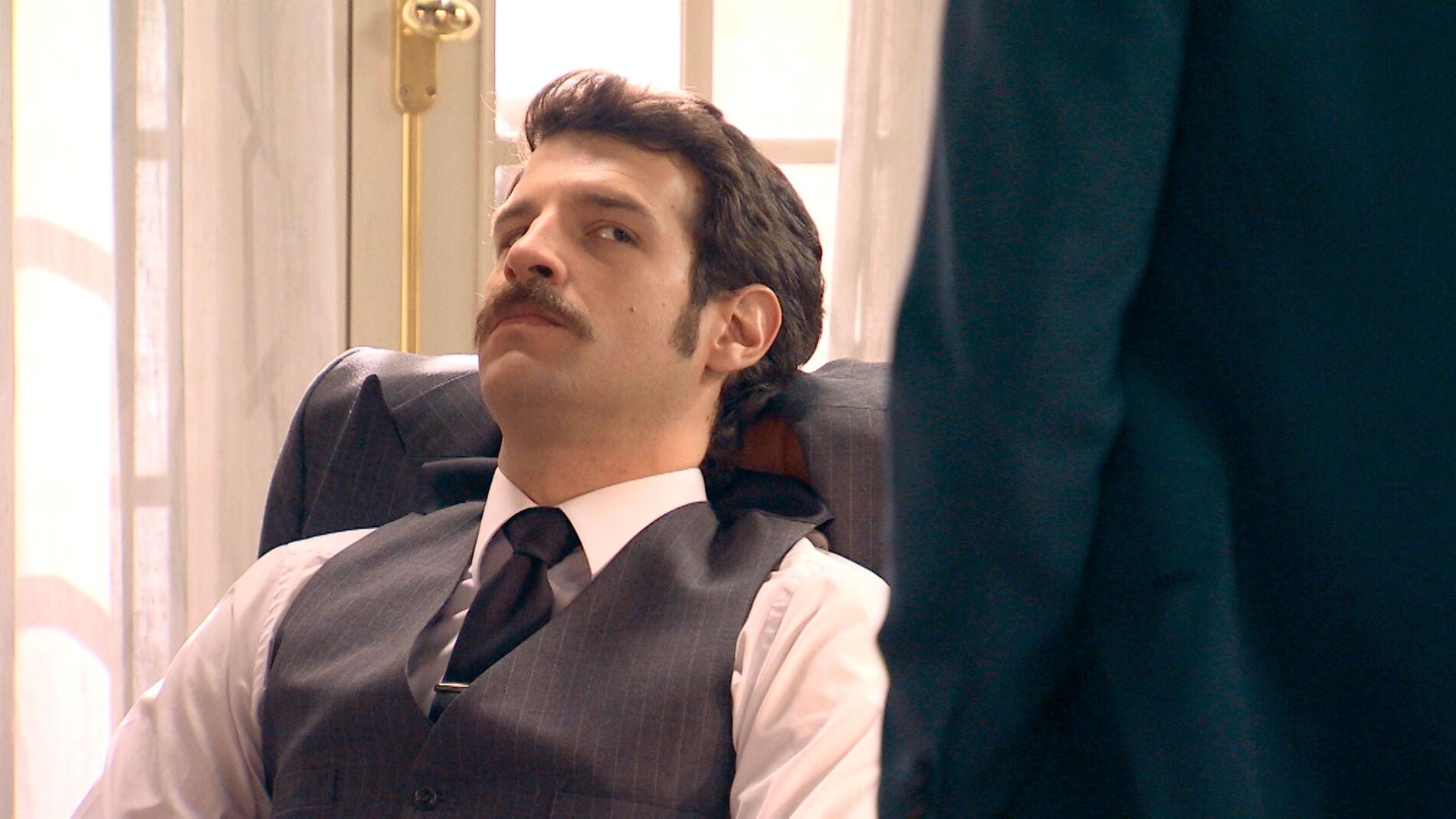 Carlos tiene alucinaciones con Gabriel